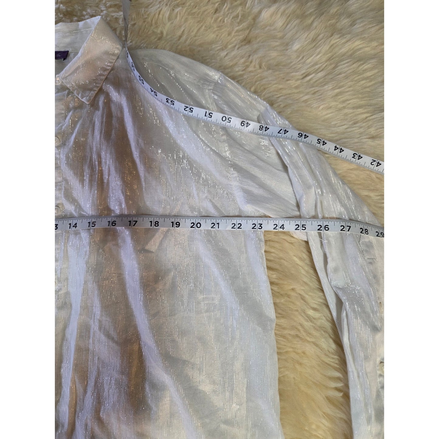 Gloria Vanderbilt White long sleeve collared button down silver metallic Medium