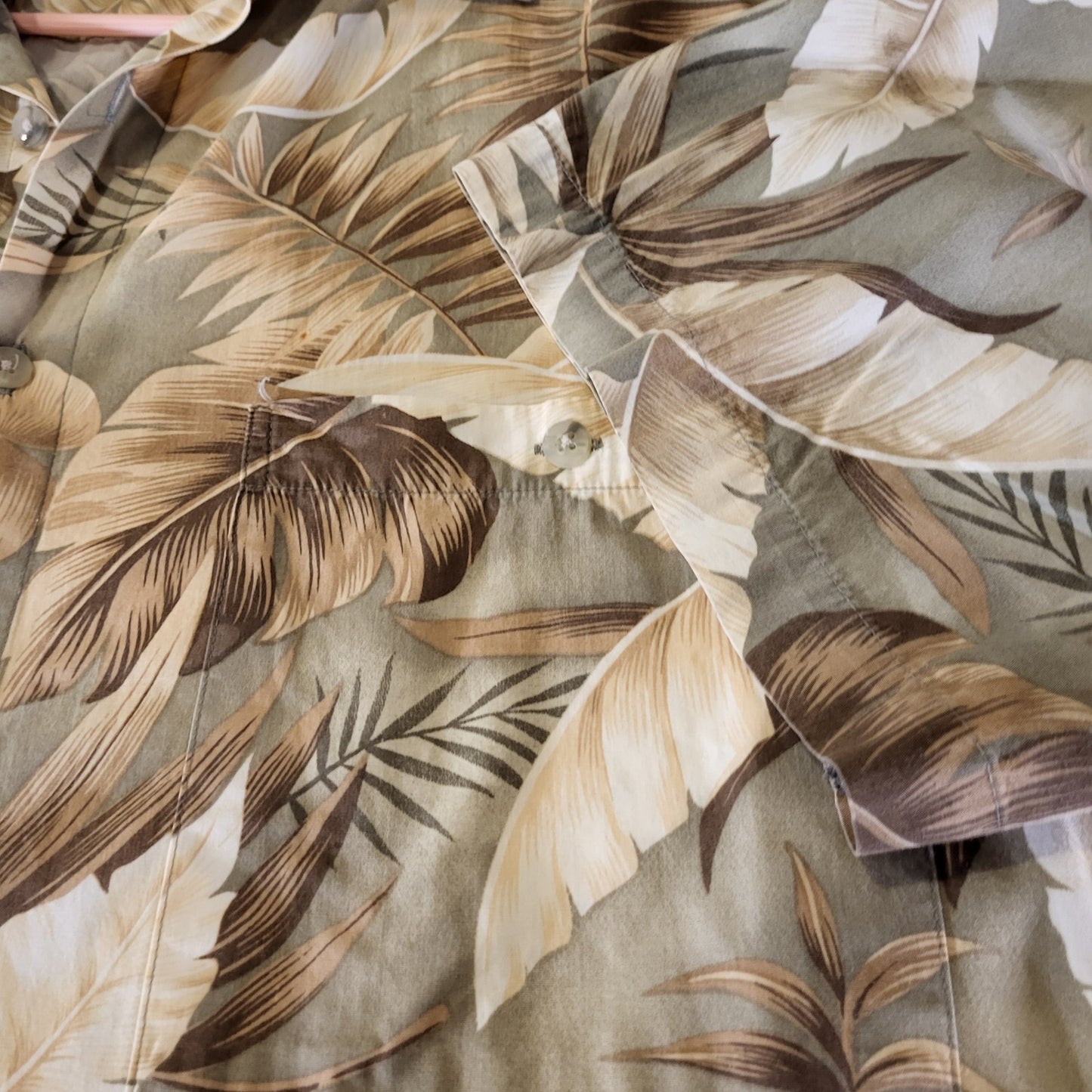 Campia Moda 100% Cotton Size L. Botanical Print Green Short Sleeve Button Down