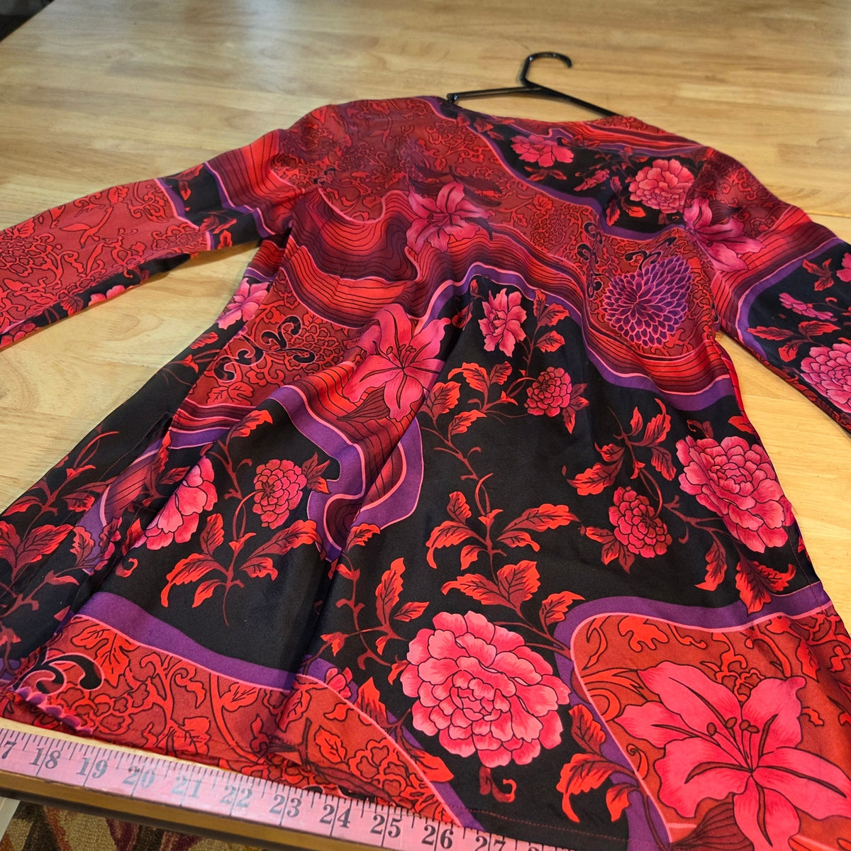 New York City design company 100% silk size large Asian print pink floral blouse