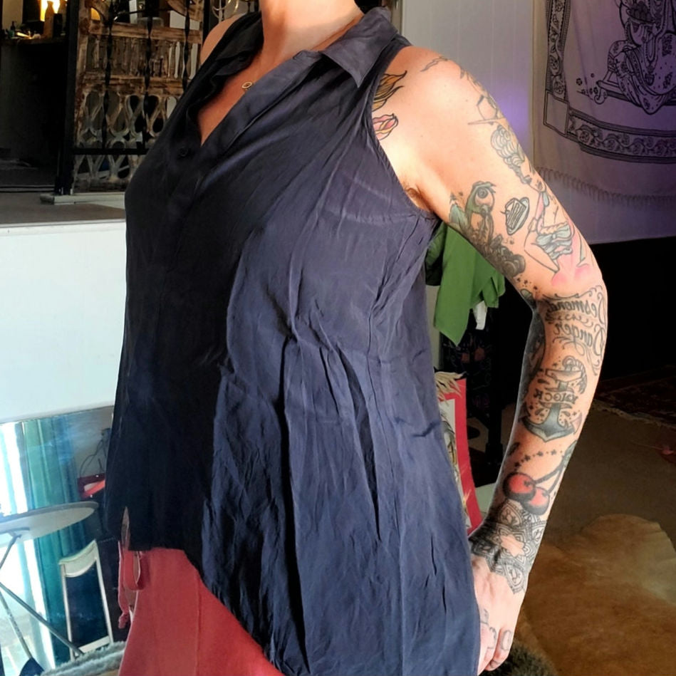 Acrobat 100% silk sleeveless collared button down woman's blouse black high lo M