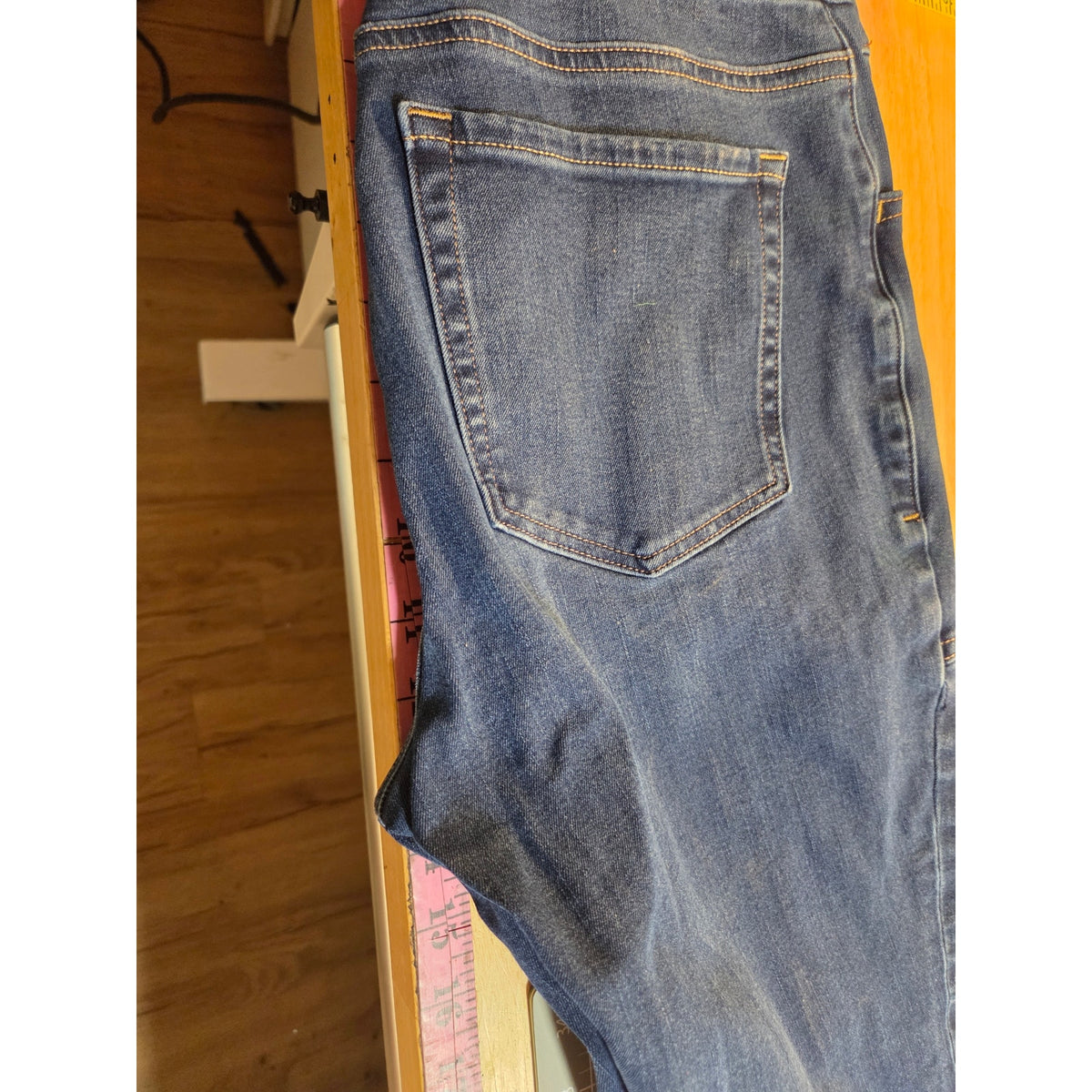 Duluth Trading Company skinny jeans gusseted same detail down the leg size 6