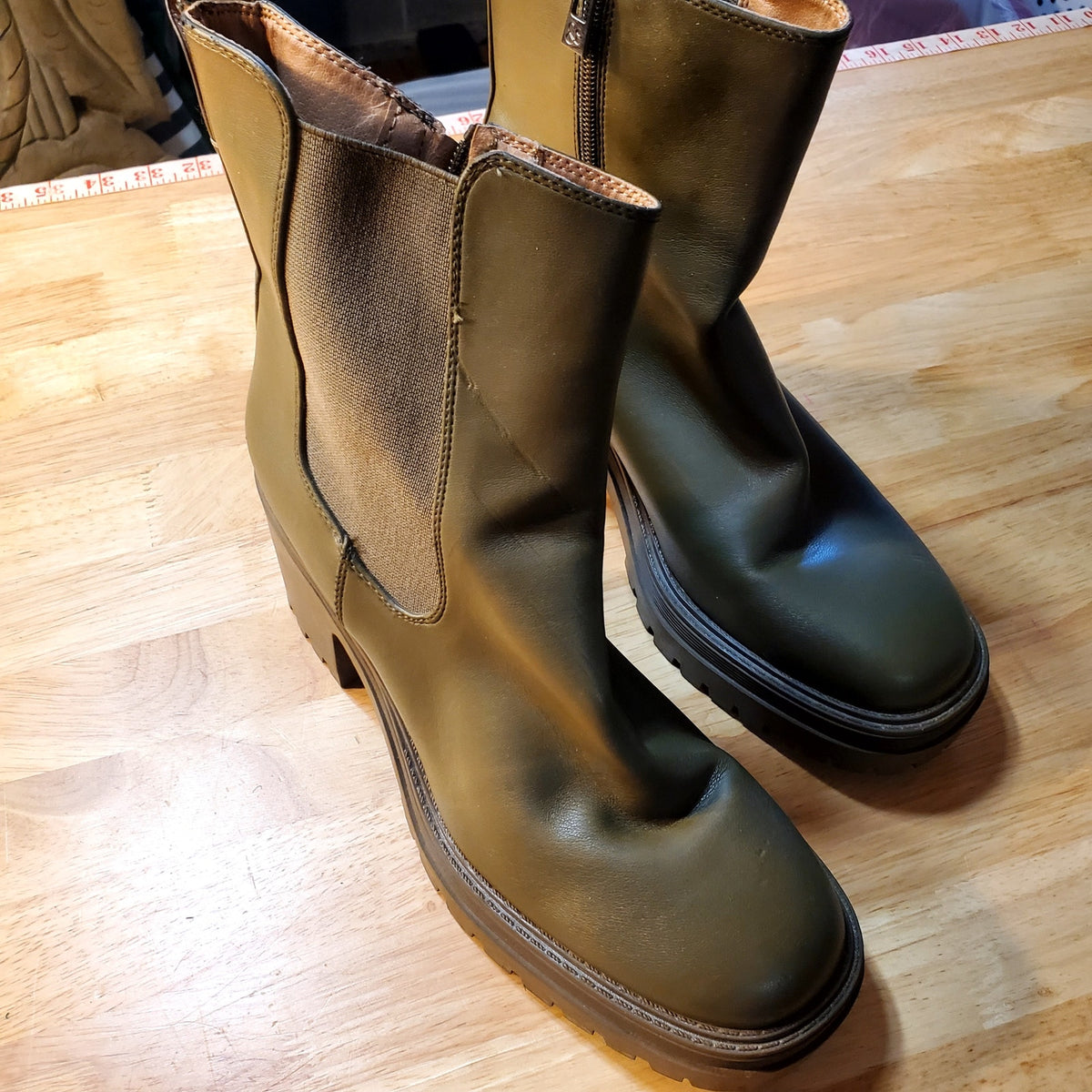 Sam & Libby Size 7.5 Green Side Zip Heeled Boots Elastic Ankle