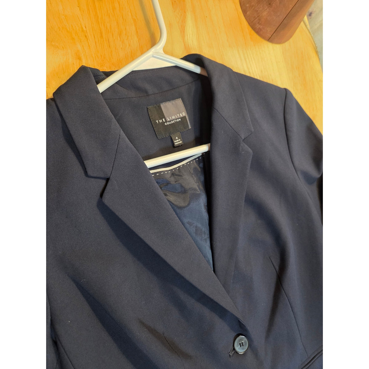 The Limited collection navy blue blazer size 4 fully lined women's fitted