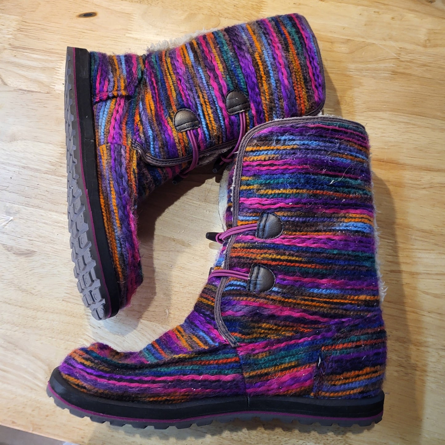 Sanuk Horizon Colorful Yarn Mid-Height Faux Shearling Boots Yoga Mat Sole 9