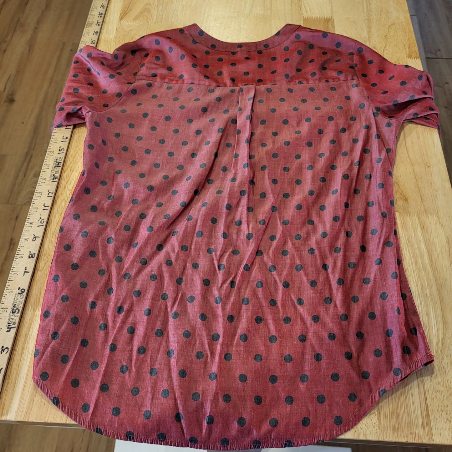 Express Medium Red & Black Polkadot Blouse Lightweight V-neck Pockets 18" p2p