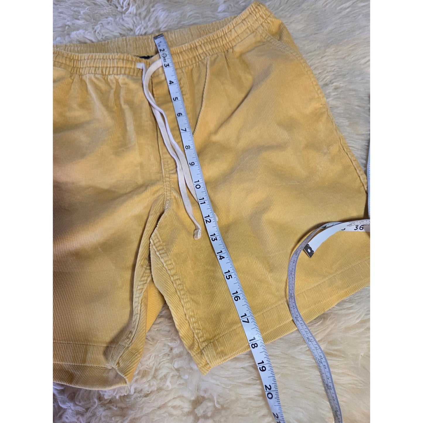 Land's End Size Medium Butter yellow Corduroy Elastic Waist Shorts