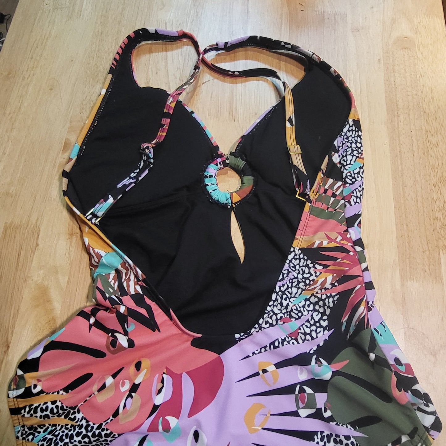 Floral one piece bathing suit racer back straps size 10 14“ pit to pit