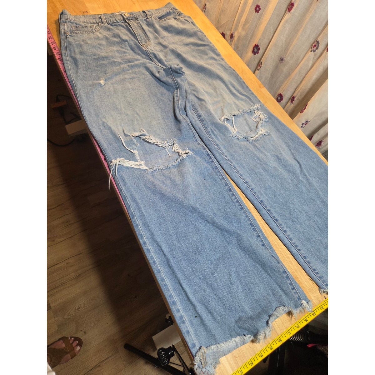True craft relaxed wide leg size 12 distressed light wash jeans