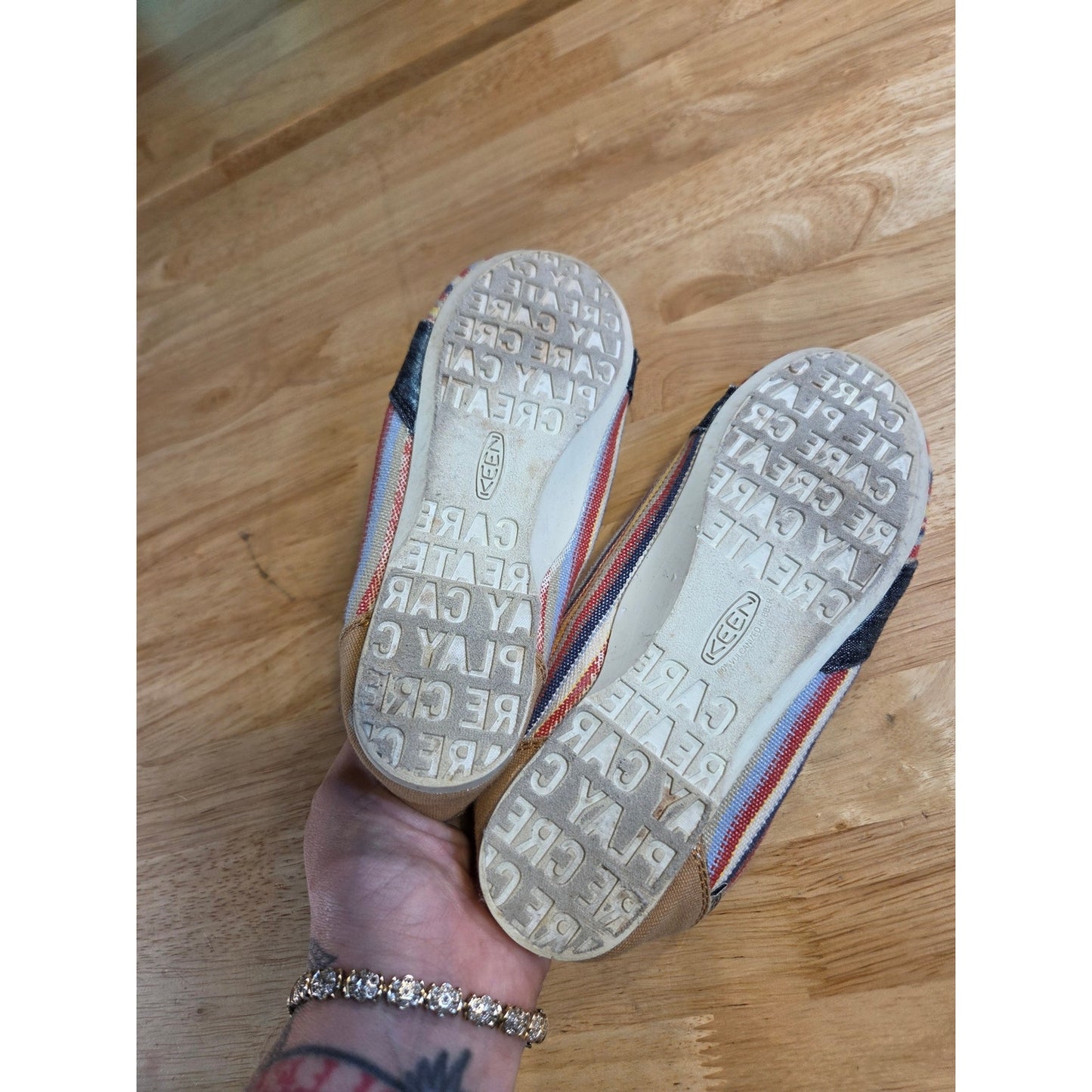 Canvas striped Keen Flats rubber Sole red blue size 6.5