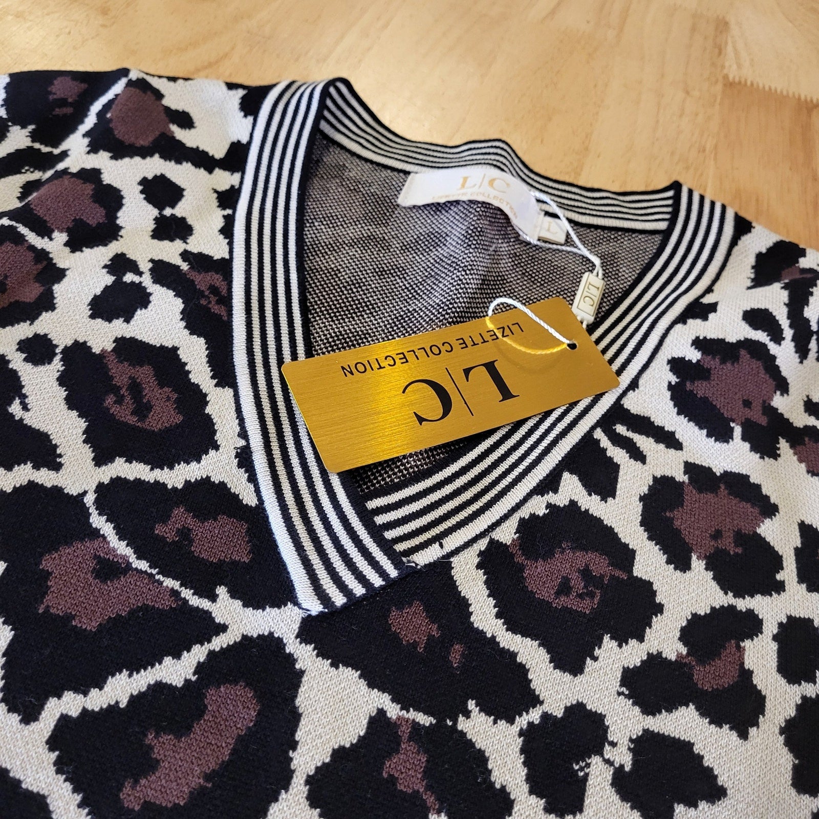 NWT Lauren Conrad Leopard Knit V-neck Sweater 15" p2p Large (fits tight) |