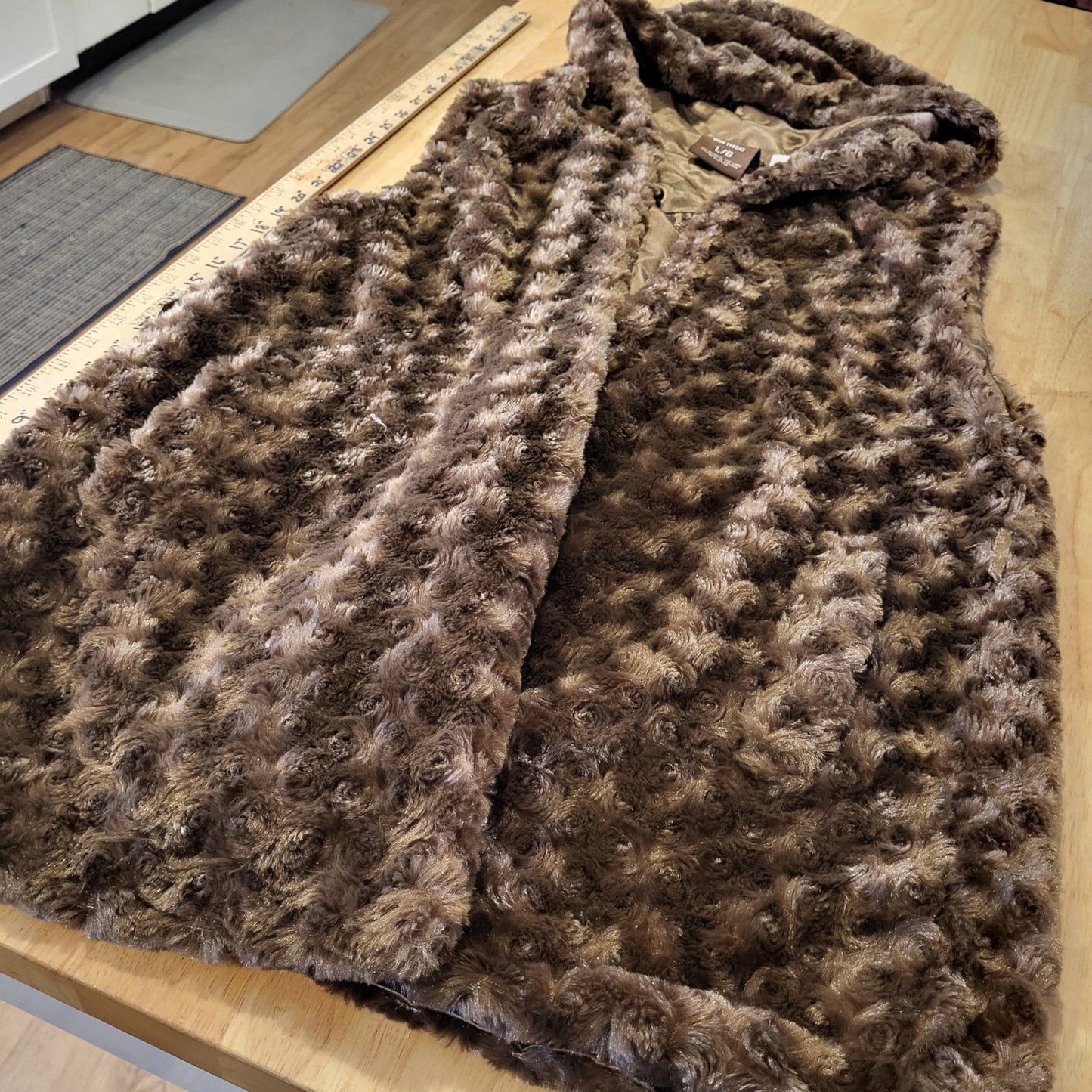 Joujou vintage Y2K mob wife Brown faux fur hooded vest large check pattern