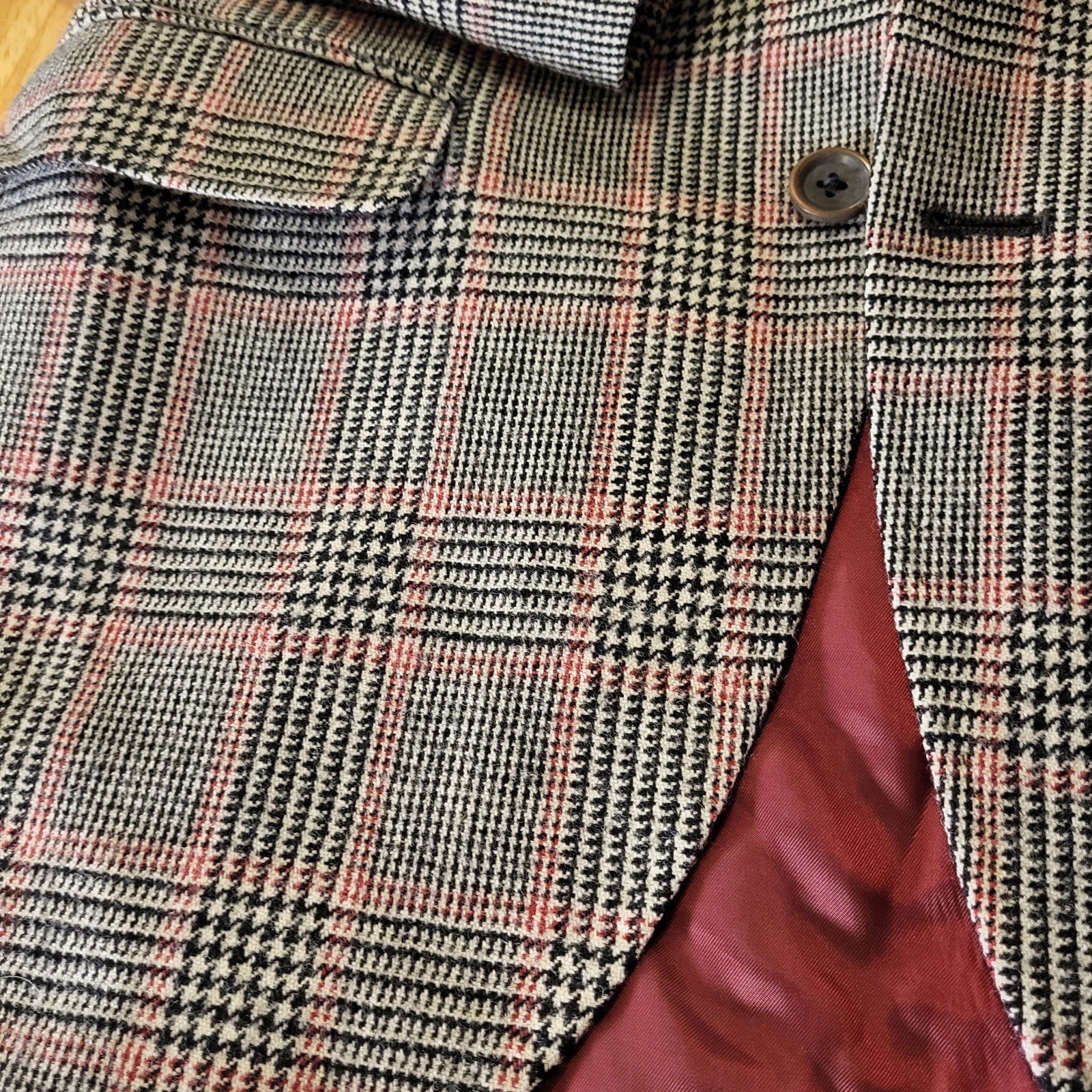 Tallia Wool Plaid Blazer pockets 19" P2P 27" long lined 3 button cuff 