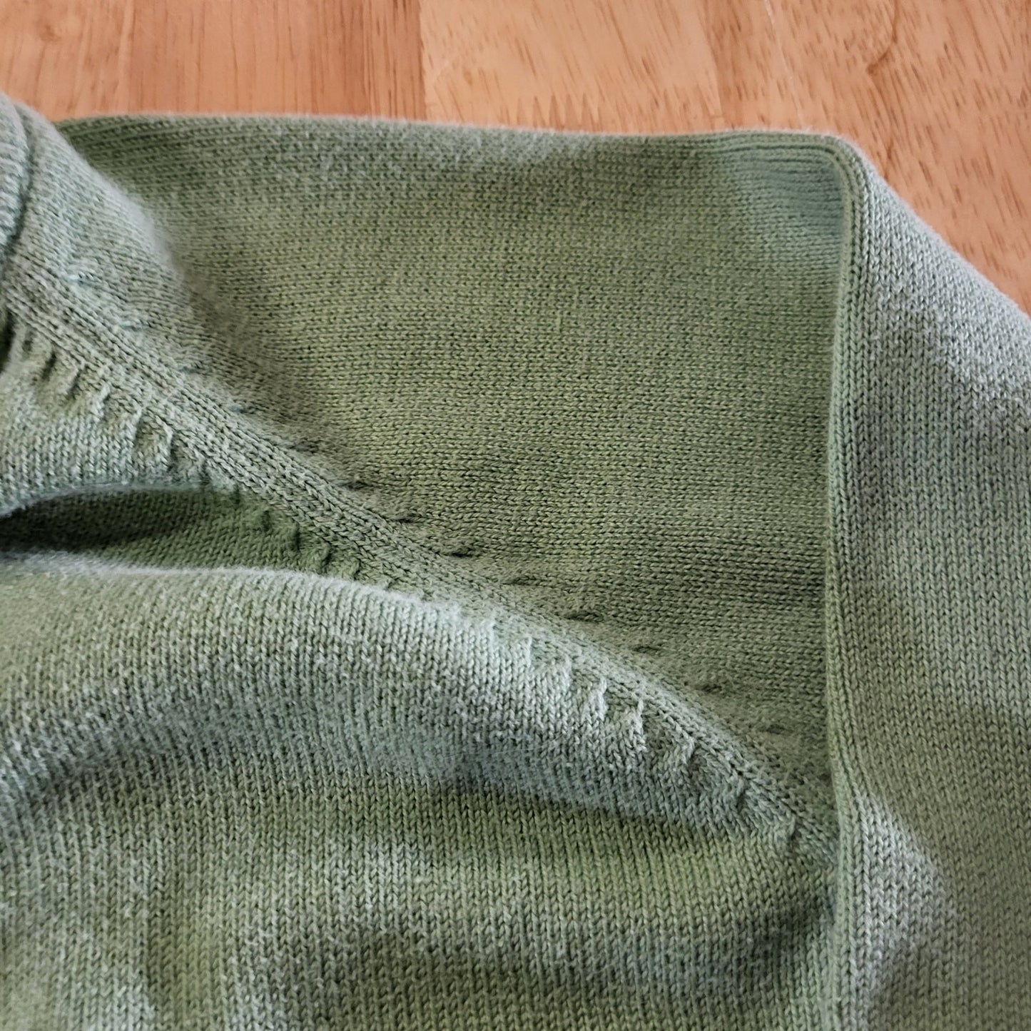 Pastel Green Lacoste V-neck Sweater Cotton 23"p2p 37" Long 