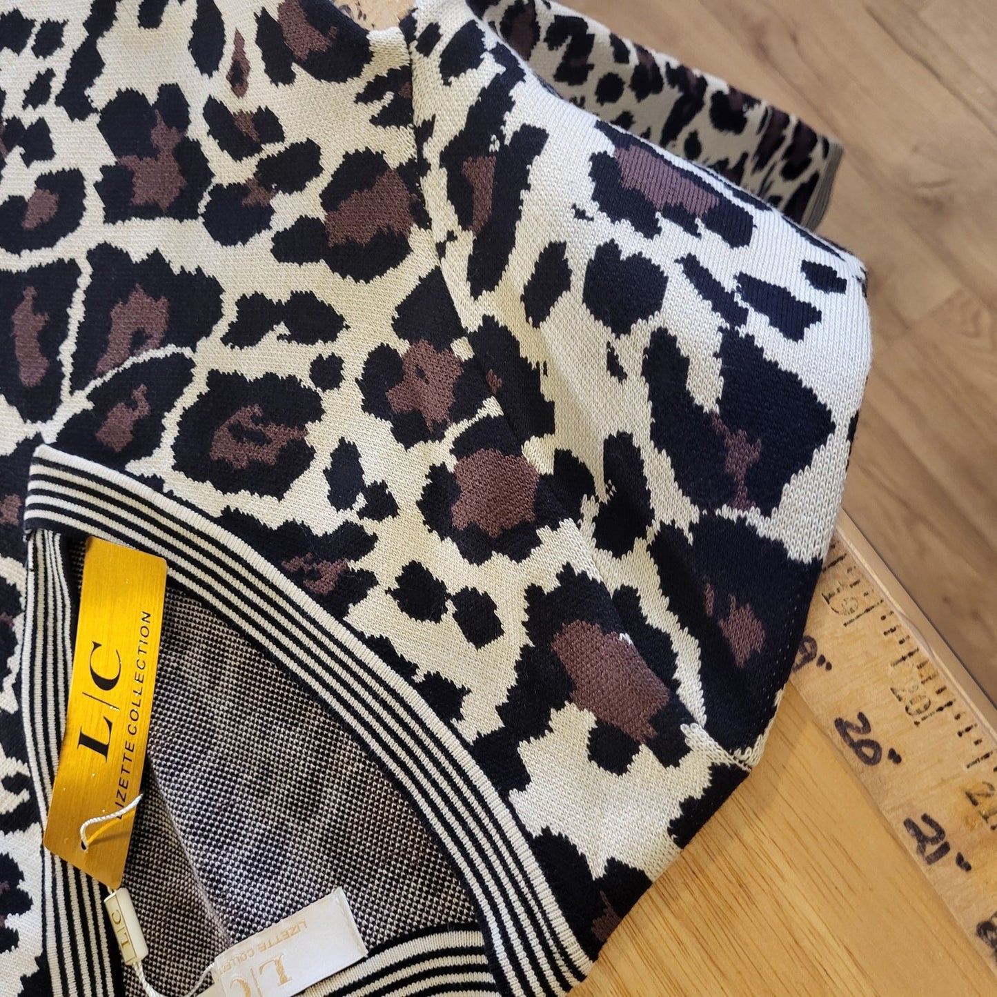 NWT Lauren Conrad Leopard Knit V-neck Sweater 15" p2p Large (fits tight) |