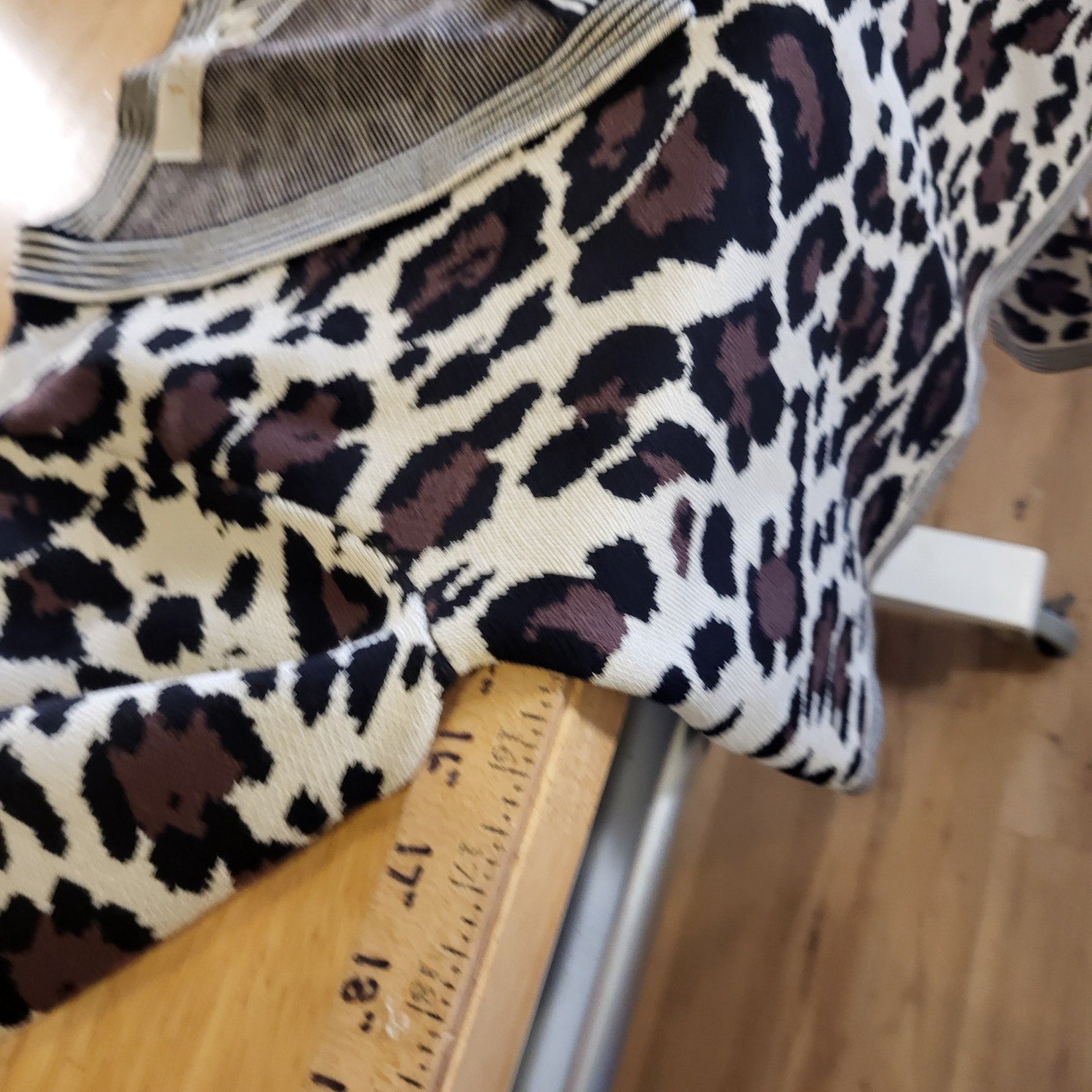 NWT Lauren Conrad Leopard Knit V-neck Sweater 15" p2p Large (fits tight) |