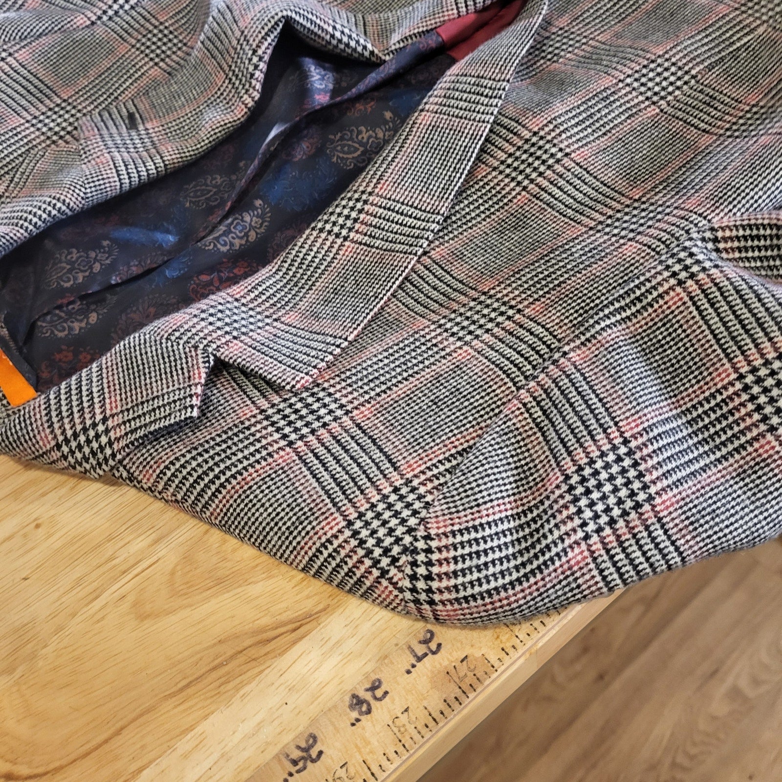 Tallia Wool Plaid Blazer pockets 19" P2P 27" long lined 3 button cuff 