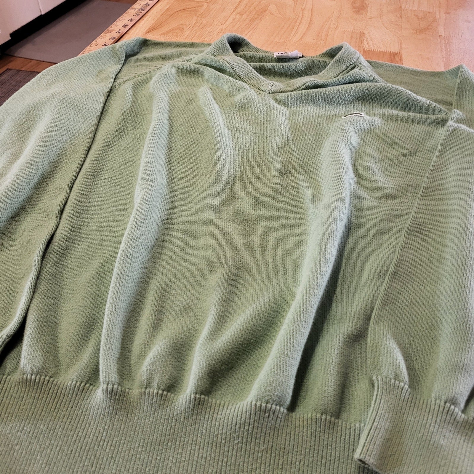 Pastel Green Lacoste V-neck Sweater Cotton 23"p2p 37" Long 