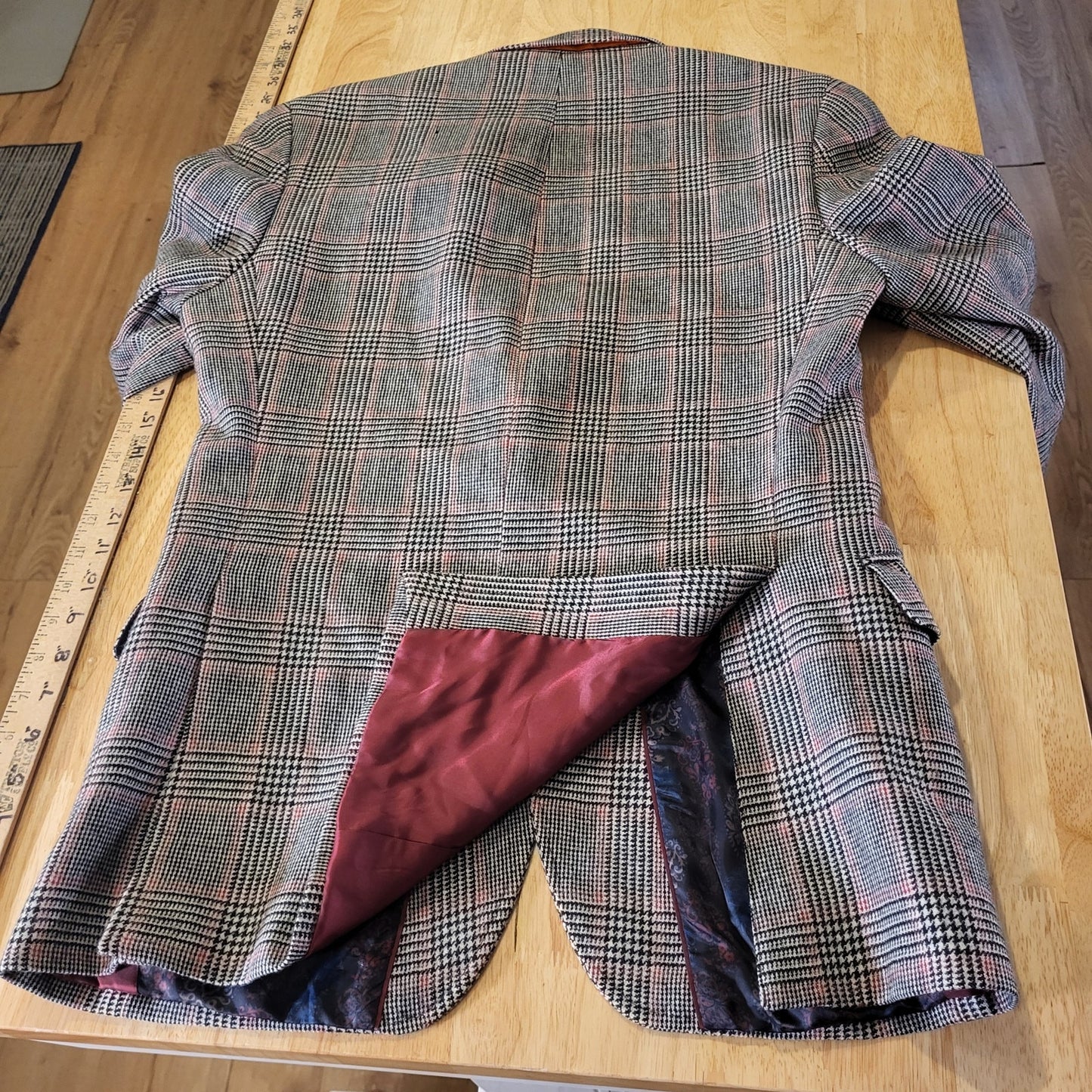 Tallia Wool Plaid Blazer pockets 19" P2P 27" long lined 3 button cuff 