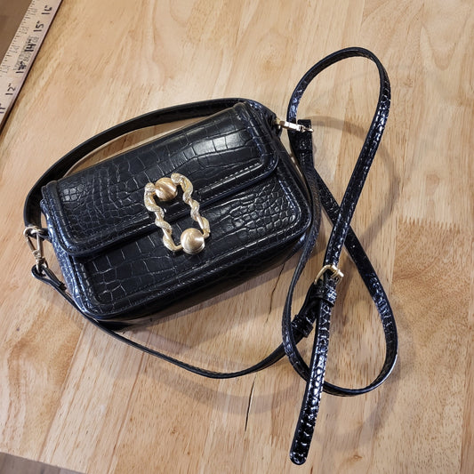 New Without Tags Zara Black Cross Body Bag Gold Metal Snake Closure Faux Leather