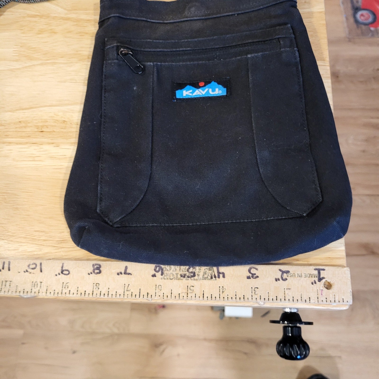 Kavu Keepalong Black Canvas Cross Body Rope Sling Bag Zipper 