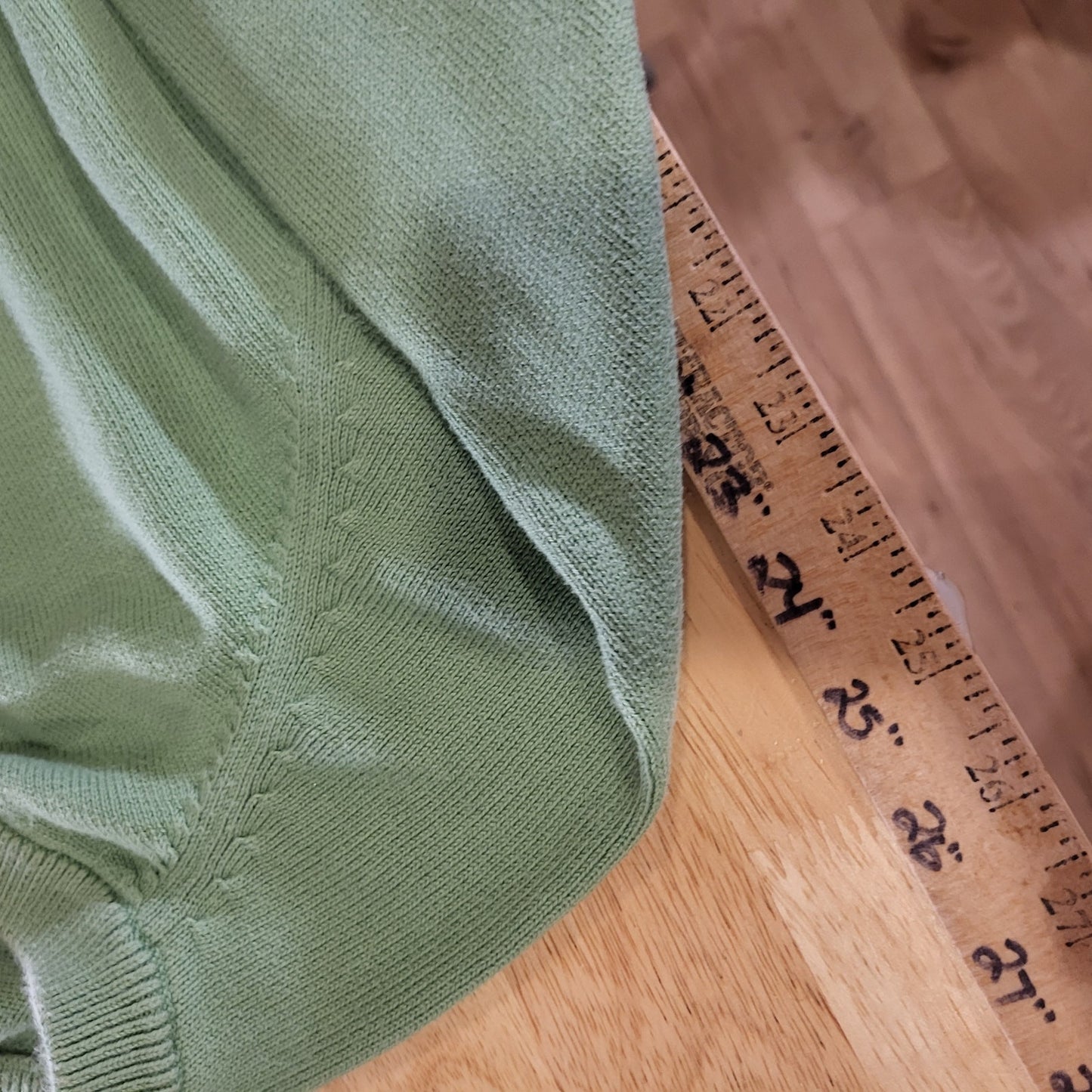 Pastel Green Lacoste V-neck Sweater Cotton 23"p2p 37" Long 