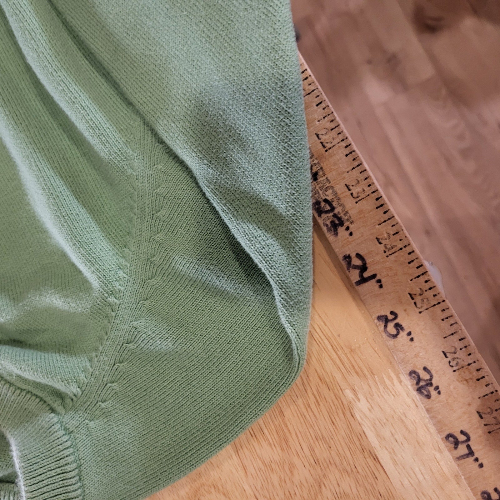 Pastel Green Lacoste V-neck Sweater Cotton 23"p2p 37" Long 