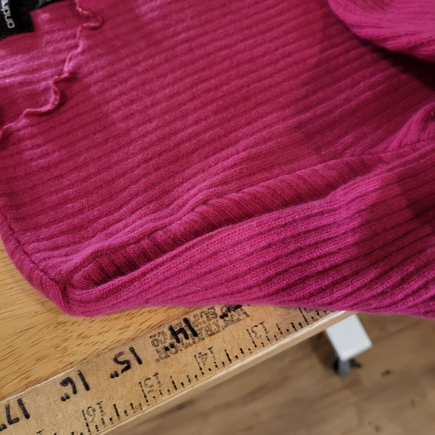 Andrea Jovine Wool Angora Blend Pink Cropped Long Sleeve Ribbed Sweater 18" p2p 