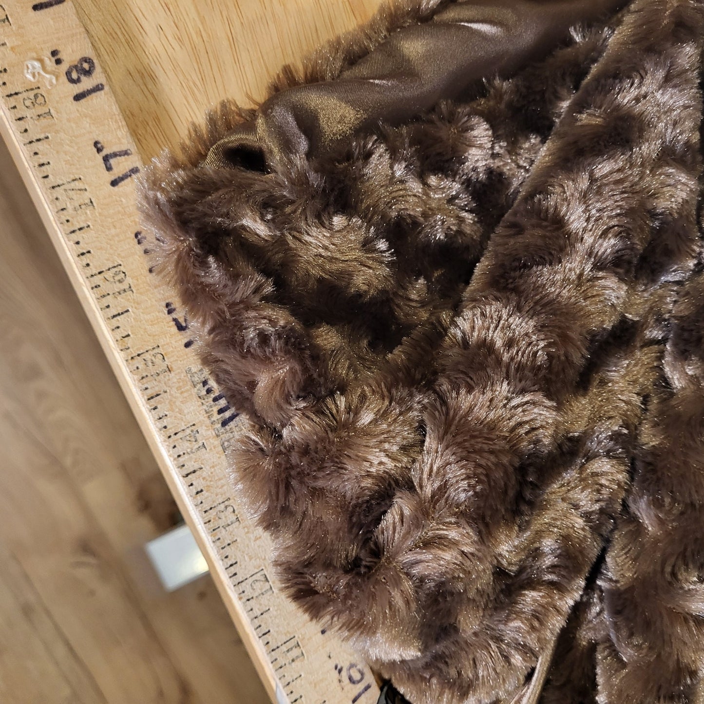 Joujou vintage Y2K mob wife Brown faux fur hooded vest large check pattern